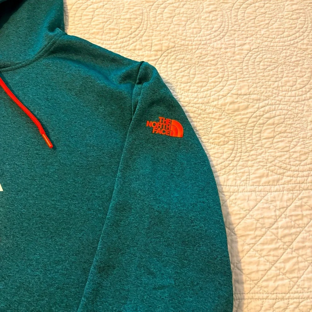 The North Face Surgent pullover hoodie. Size XL.